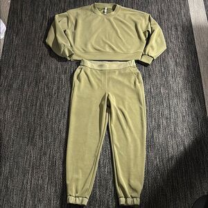 Lululemon Softstreme set bronze green